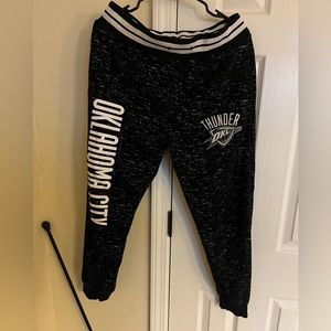 Women’s medium OKLAHOMA CITY THUNDER JOGGING PANTS